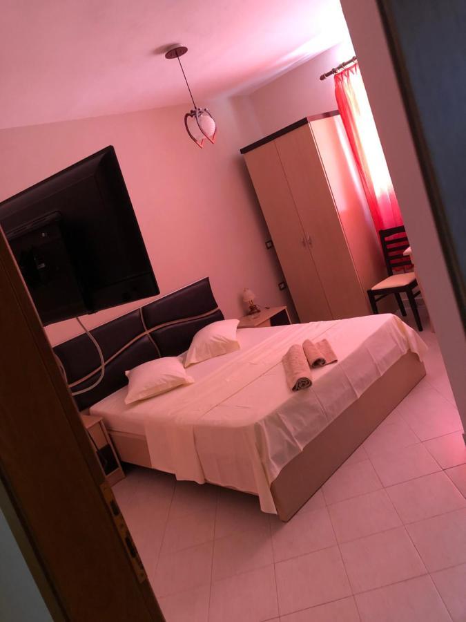 Hotel Vila Toska Piskupat Exteriér fotografie
